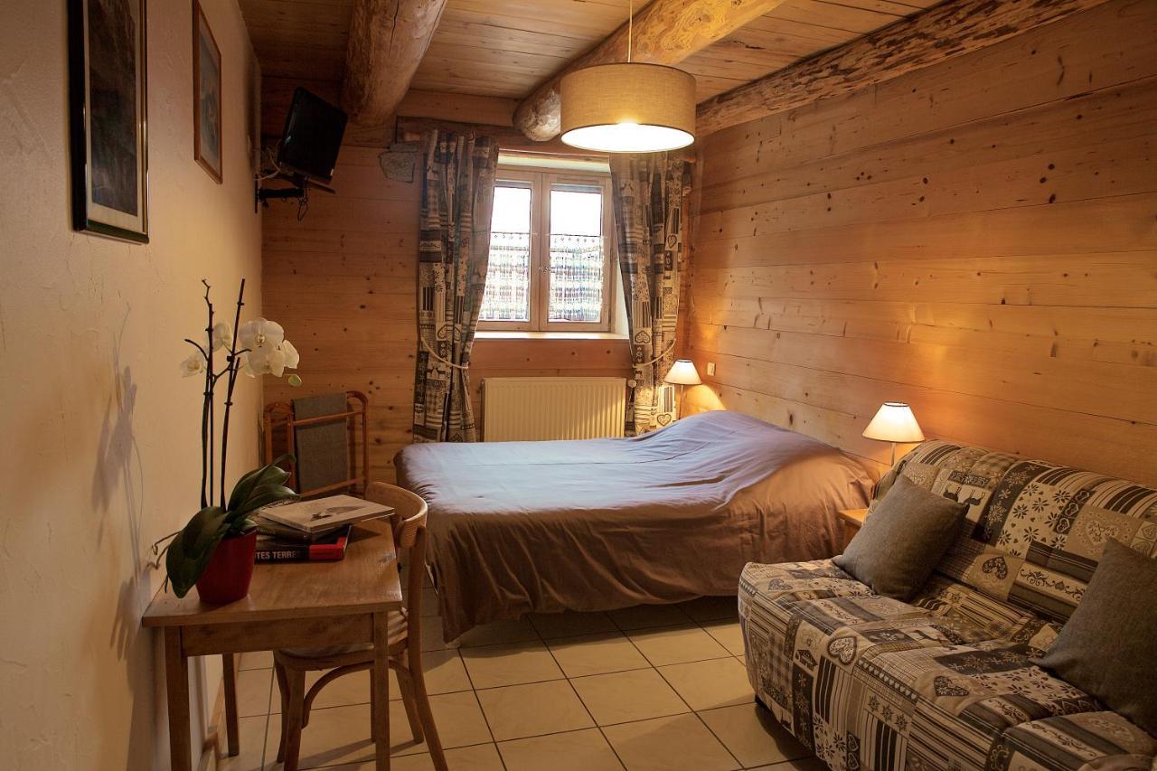 La Ferme Du Mont-Blanc Bed & Breakfast กงบลู ภายนอก รูปภาพ