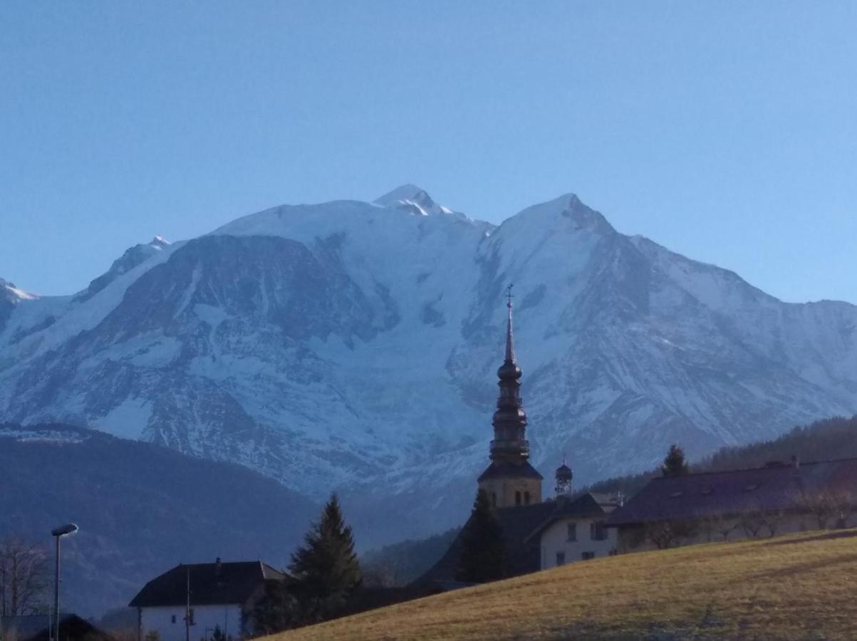 La Ferme Du Mont-Blanc Bed & Breakfast กงบลู ภายนอก รูปภาพ