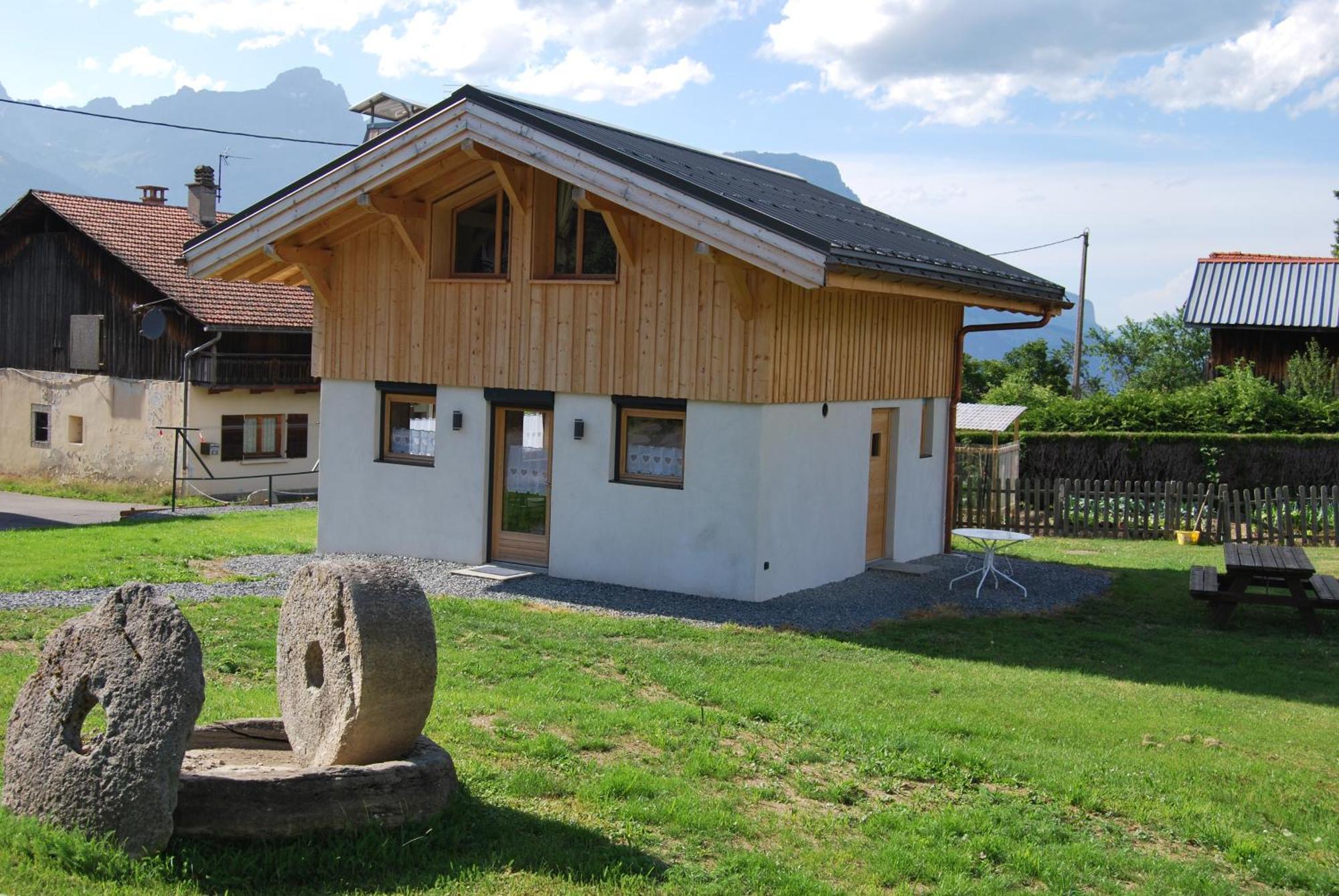 La Ferme Du Mont-Blanc Bed & Breakfast กงบลู ภายนอก รูปภาพ